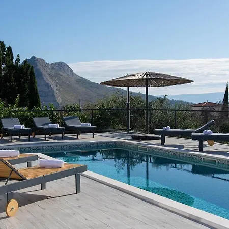 A Wonderfull Poolside In Solin Villa *
