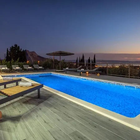 Vila A Wonderfull Poolside In Solin