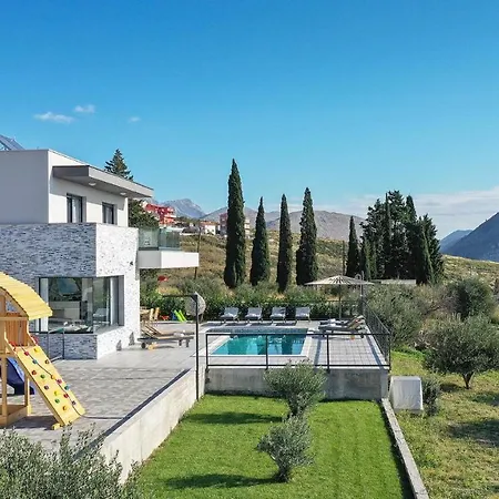Vila A Wonderfull Poolside In Solin
